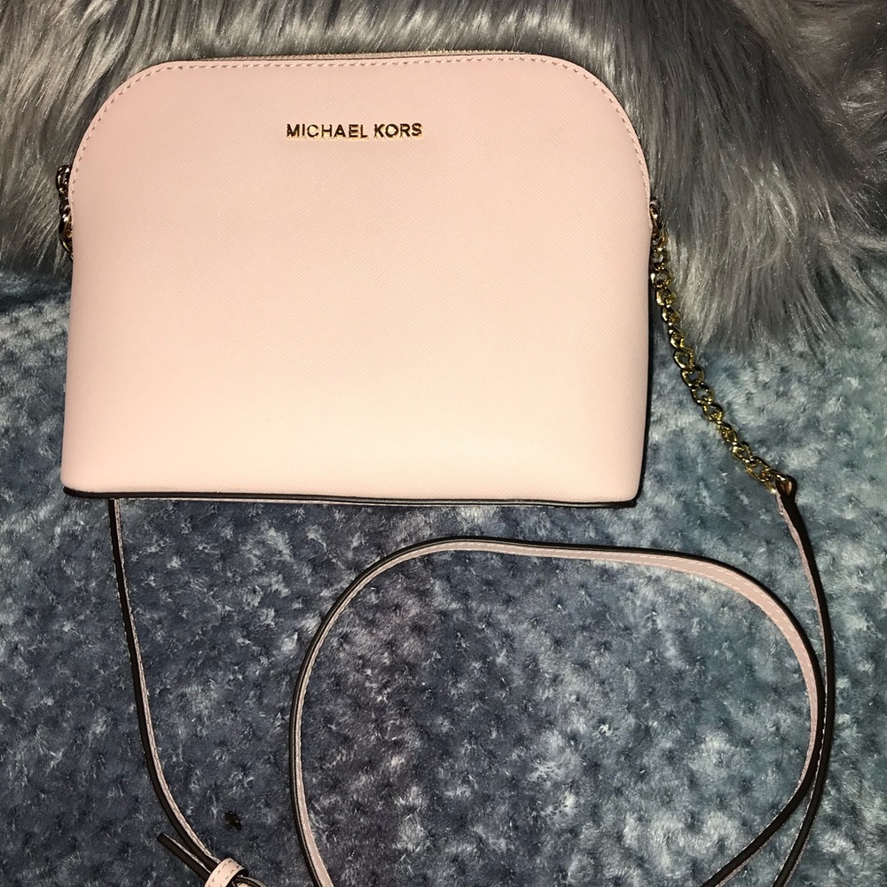 🎉🎉HP🎉🎉 NWT Michael Kors crossbody bag